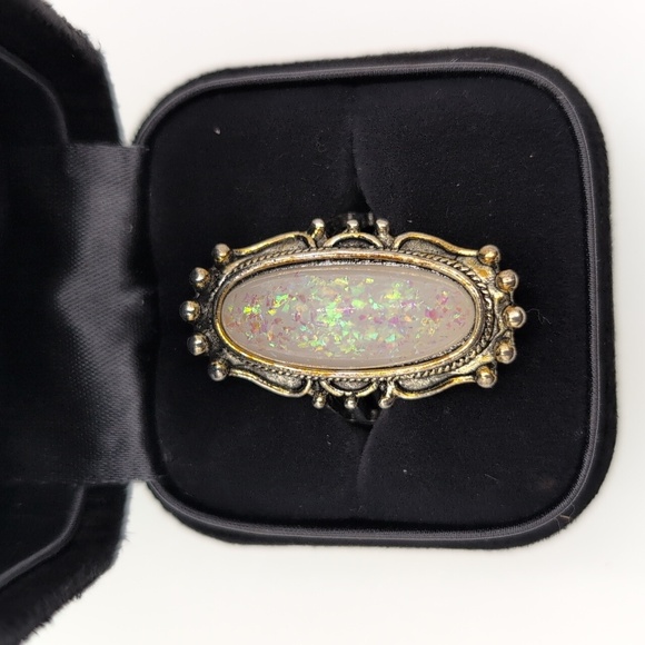 Elegant Faux Opal Ring - Refined & Classic Look Size 8 - Picture 8 of 8